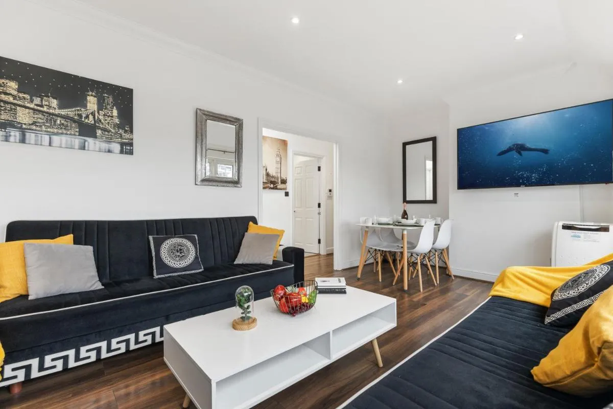 Image 6 of Luxurious 2-Bedroom Penthouse In Marble Arch -65GC