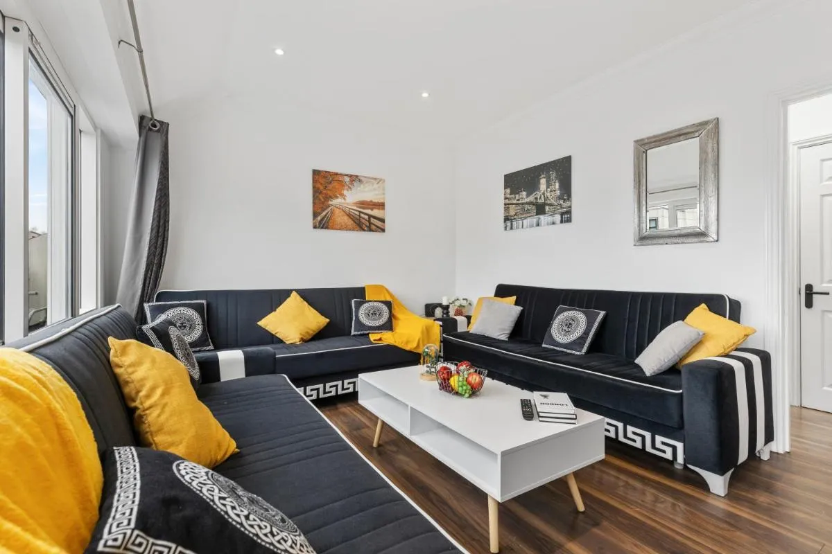 Image 4 of Luxurious 2-Bedroom Penthouse In Marble Arch -65GC