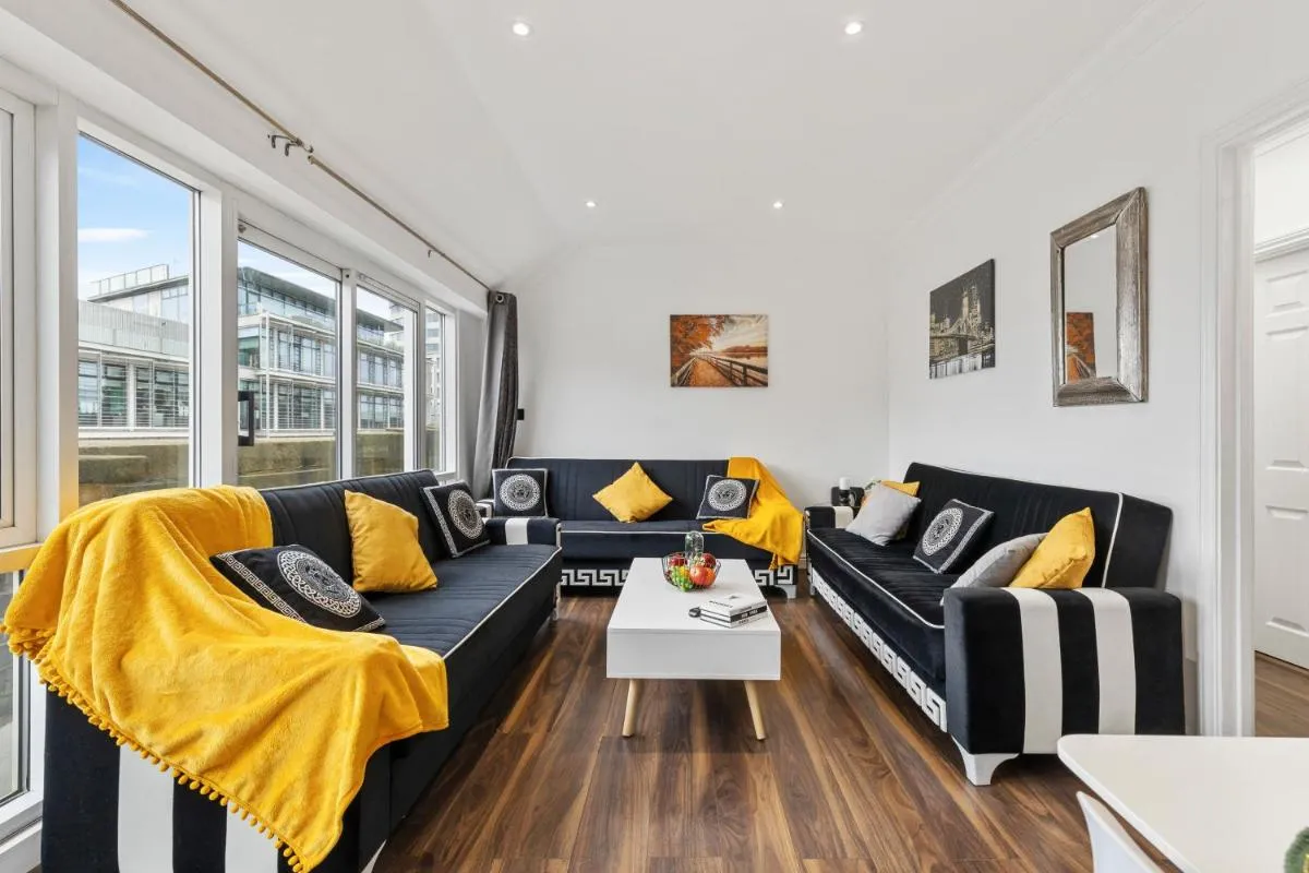 Image 1 of Luxurious 2-Bedroom Penthouse In Marble Arch -65GC