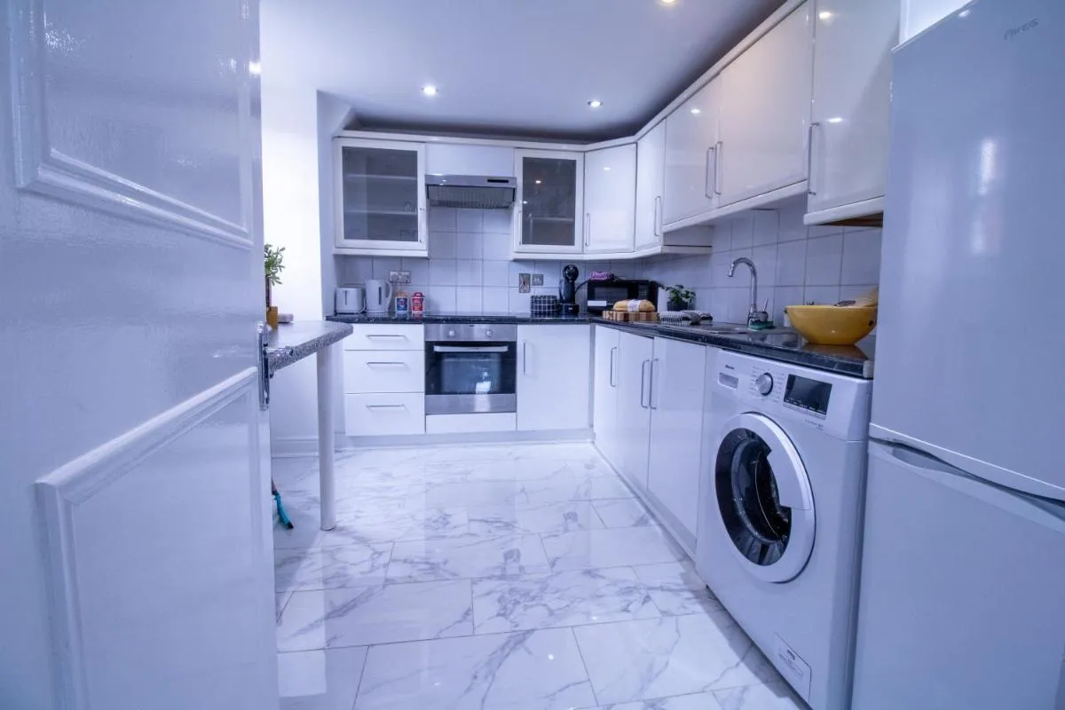 Image 5 of Luxurious Apartments on Oxford Street