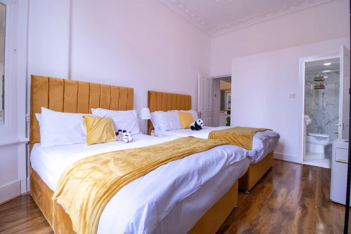 Image 1 of Luxurious Apartments on Oxford Street