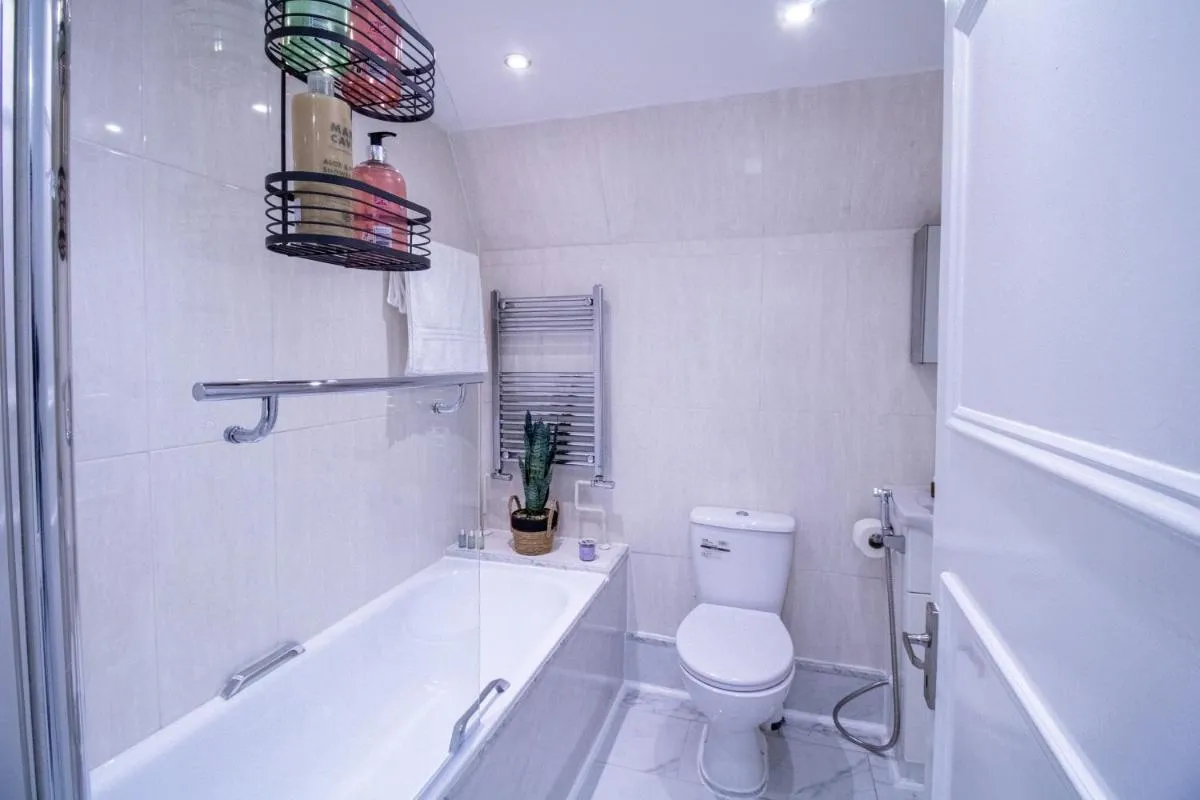 Image 6 of Luxurious Apartments on Oxford Street