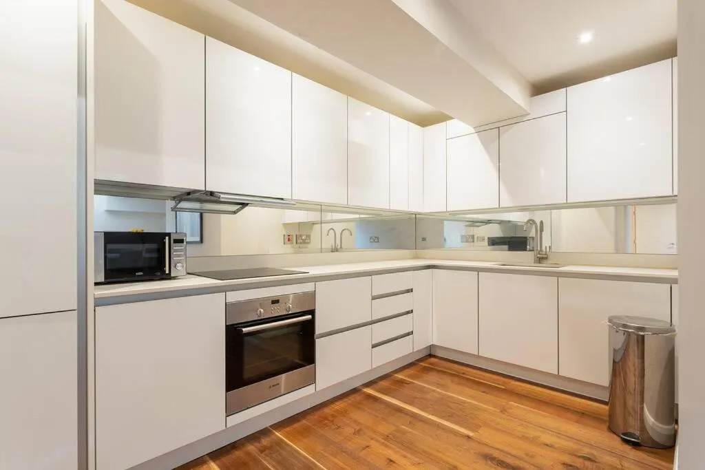 Image 3 of Luxury 2 bedroom flat in Holborn