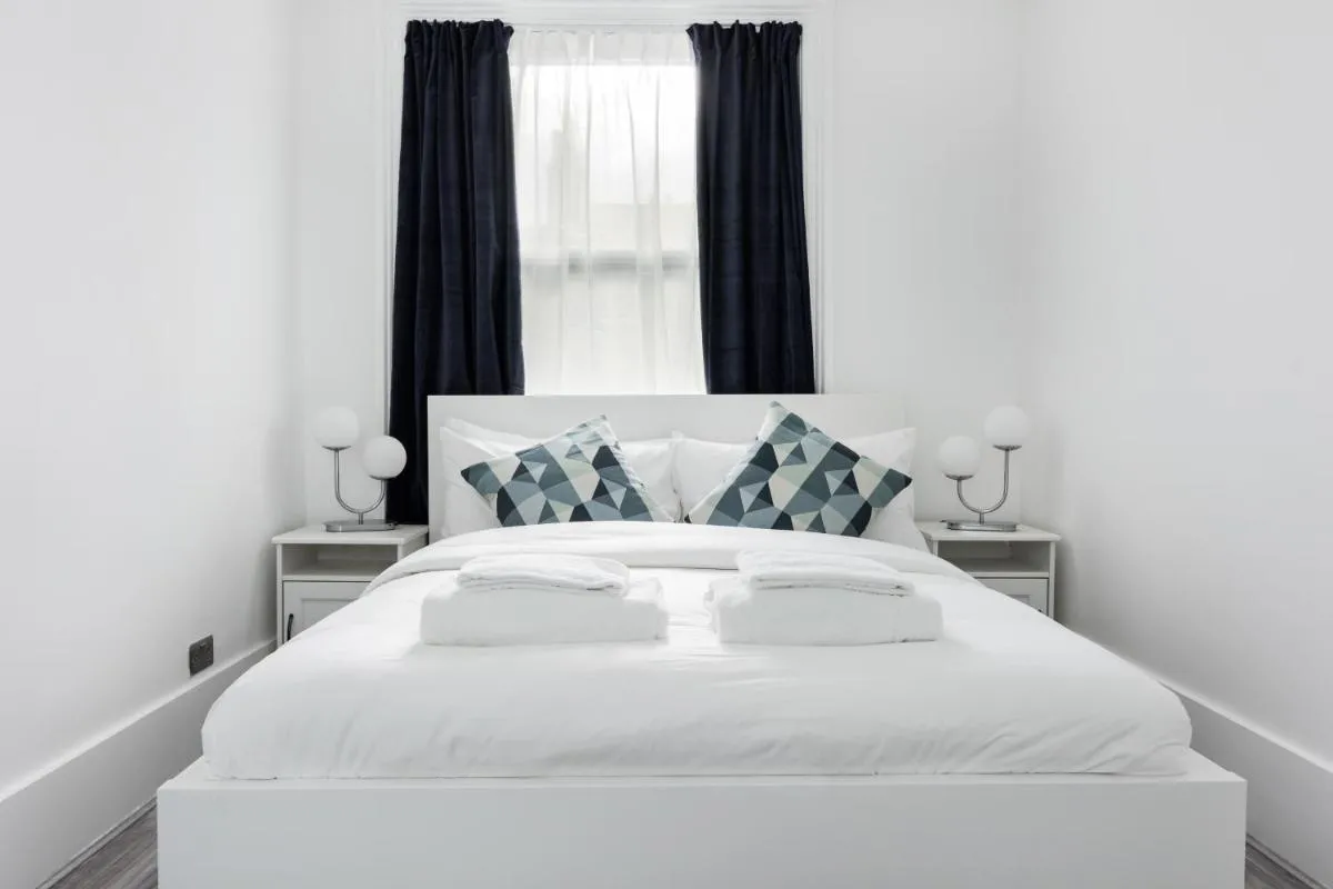 Image 1 of Luxury 3 Bedroom Apartment in Marylebone