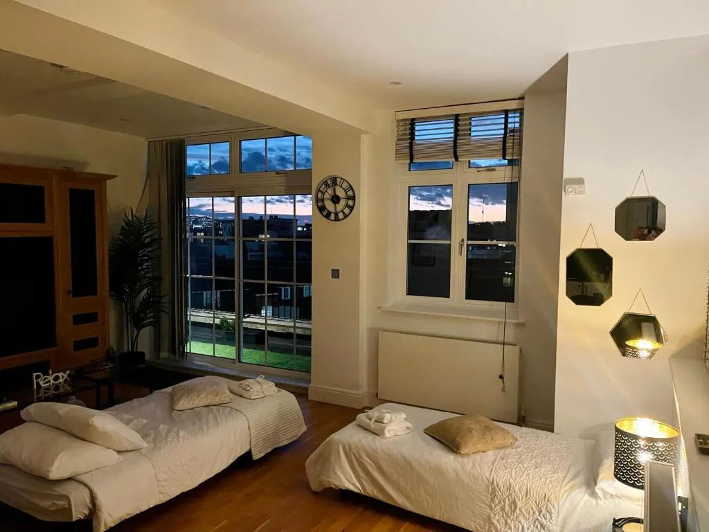 Image of Luxury Apartment in Central London Near Big Ben, Buckingham Palace and London Eye