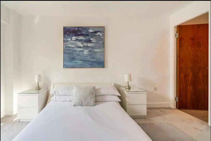 Image 5 of Luxury Knightsbridge apartment outside Harrods