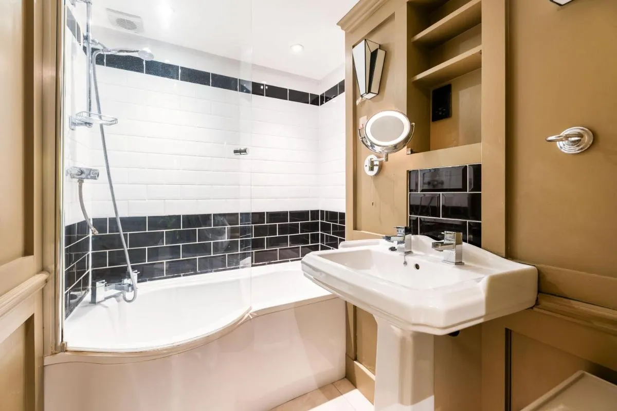 Image 2 of Luxury One Bedroom Mezzanine in Paddington