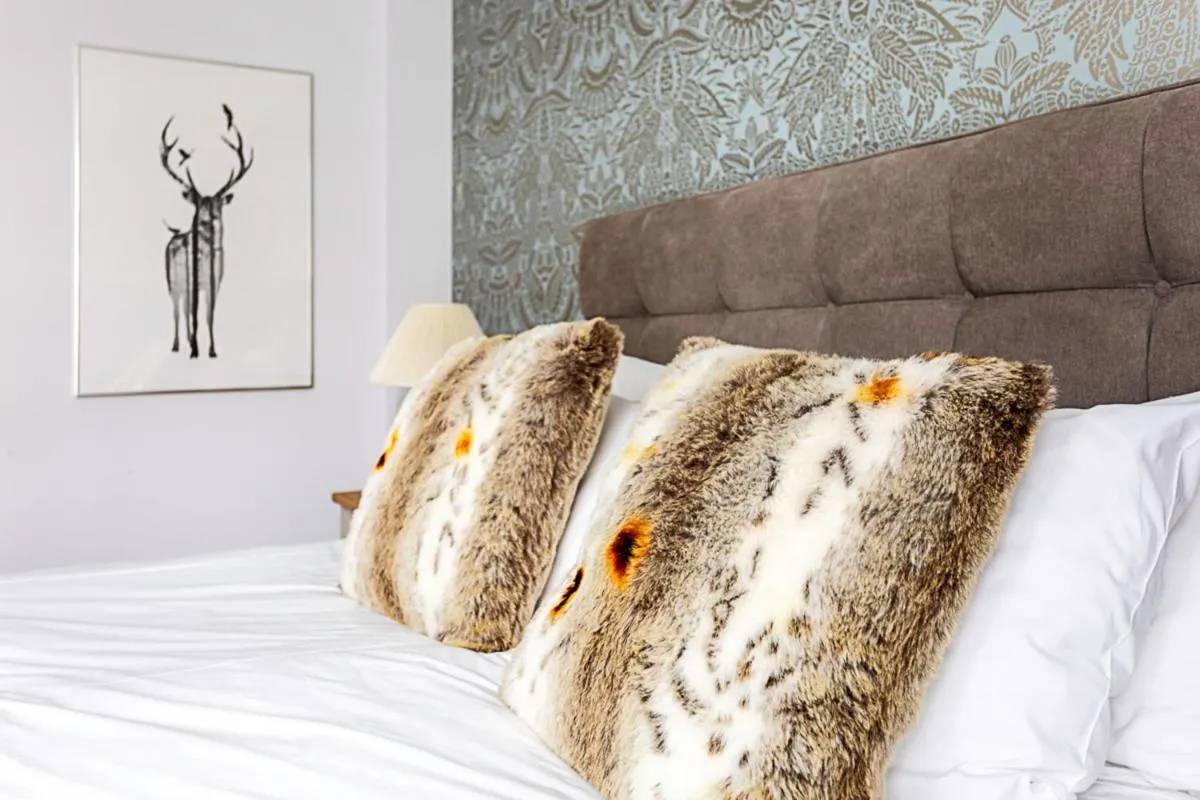 Image 5 of Luxury and Modern Bayswater Apartment