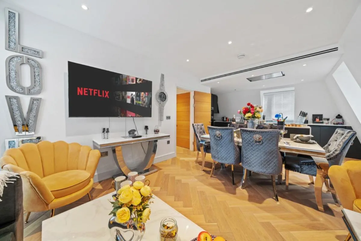 Image 1 of Marble Arch Luxury 3-Bedroom Penthouse Haven 73