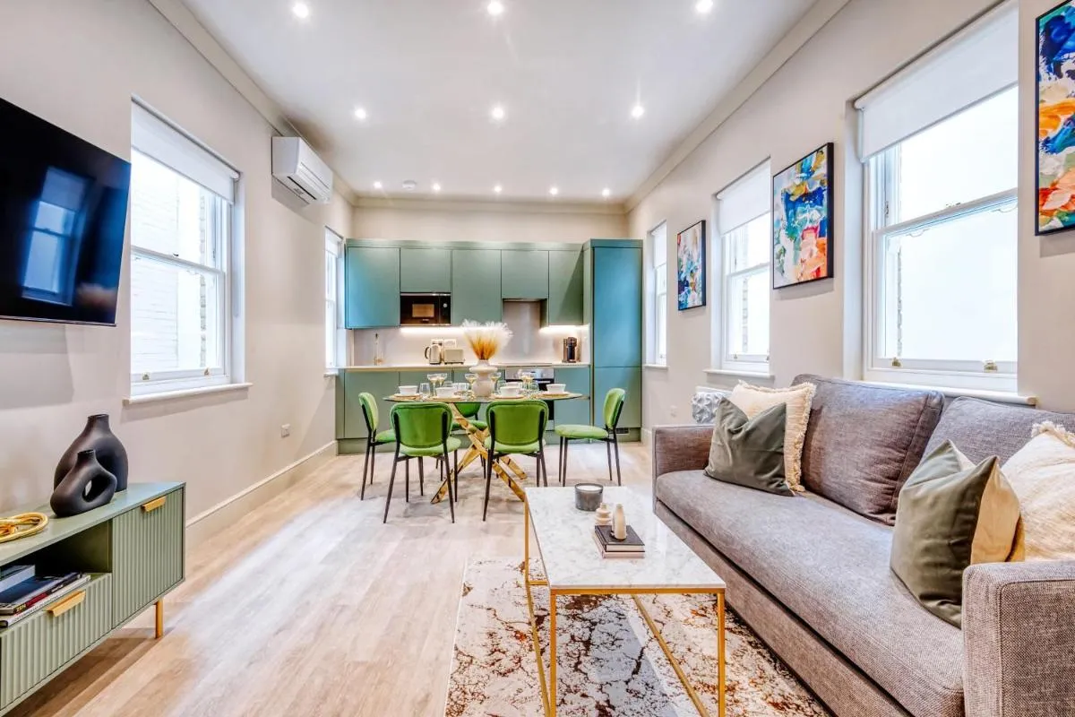 Image 3 of Marble Arch Suite 2-Hosted by Sweetstay