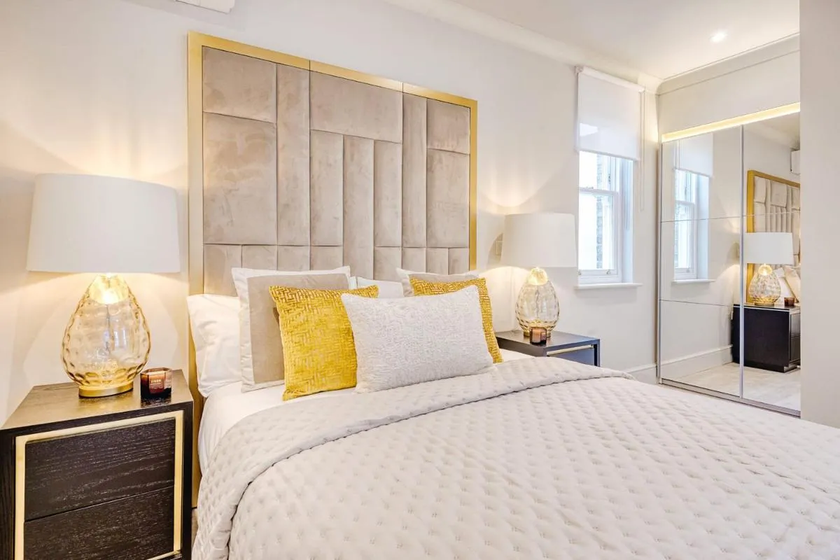 Image 2 of Marble Arch Suite 3-Hosted by Sweetstay