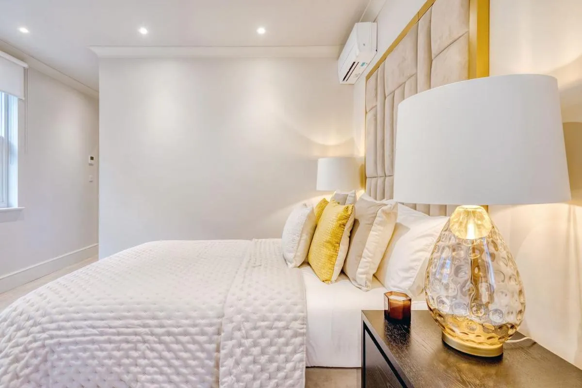 Image 3 of Marble Arch Suite 3-Hosted by Sweetstay
