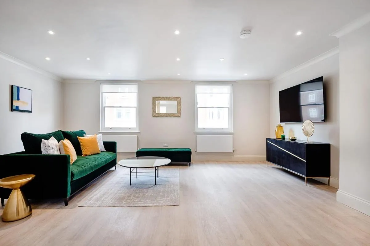 Image 3 of Marble Arch Suite 4-Hosted by Sweetstay