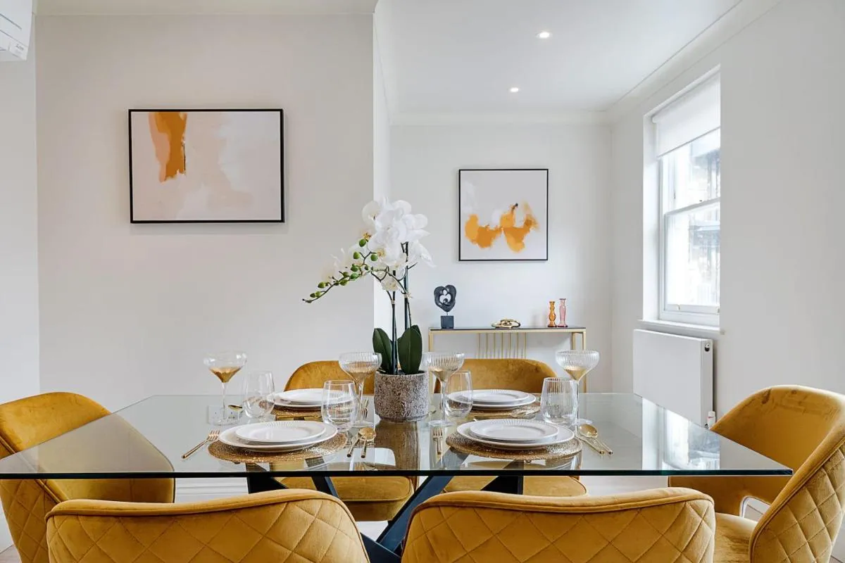 Image 6 of Marble Arch Suite 4-Hosted by Sweetstay