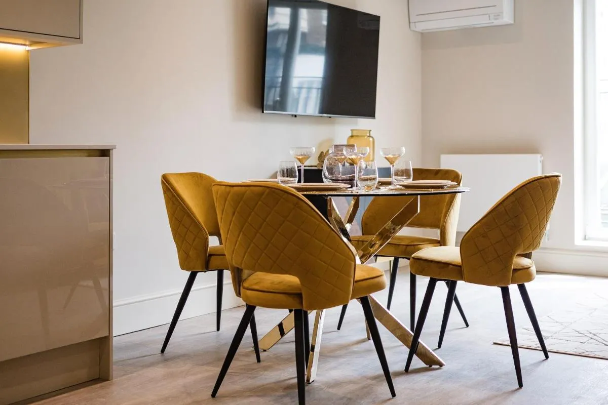 Image 2 of Marble Arch Suite 5-Hosted by Sweetstay