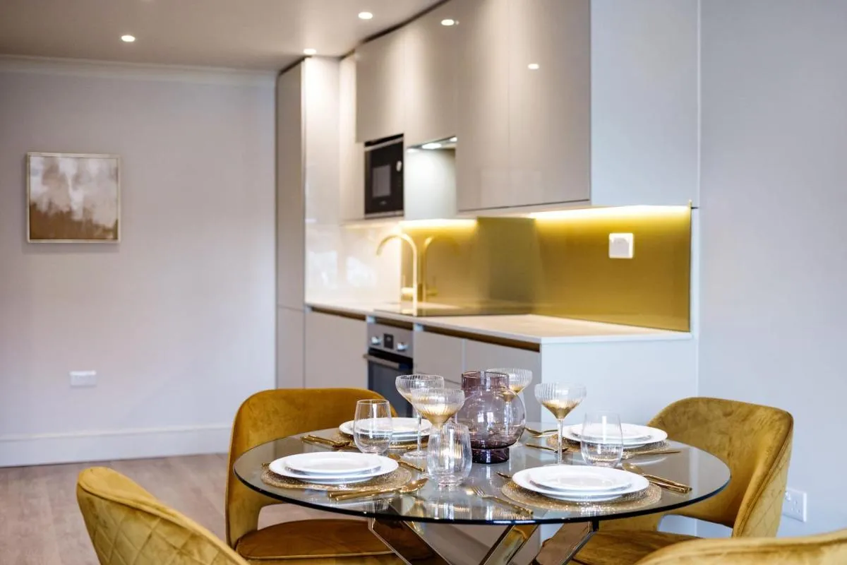 Image 3 of Marble Arch Suite 5-Hosted by Sweetstay