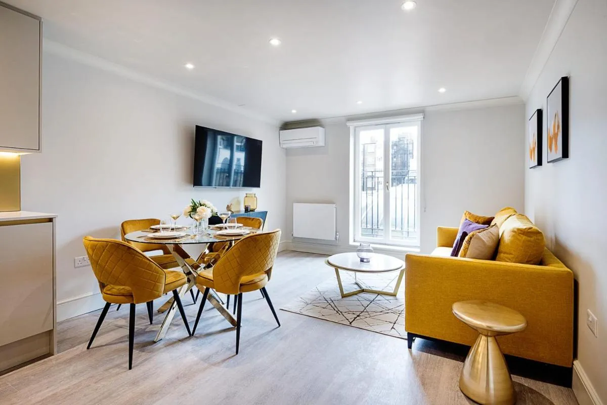 Image 1 of Marble Arch Suite 5-Hosted by Sweetstay