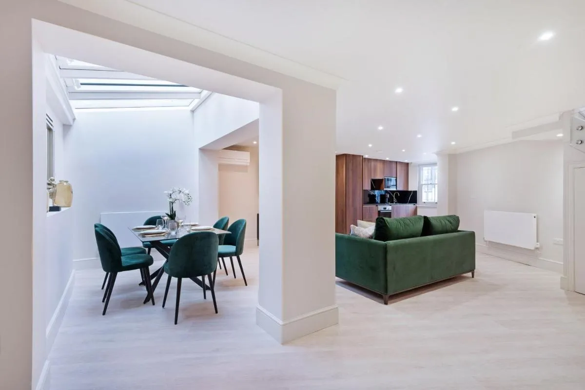 Image 3 of Marble Arch Suite 7-Hosted by Sweetstay