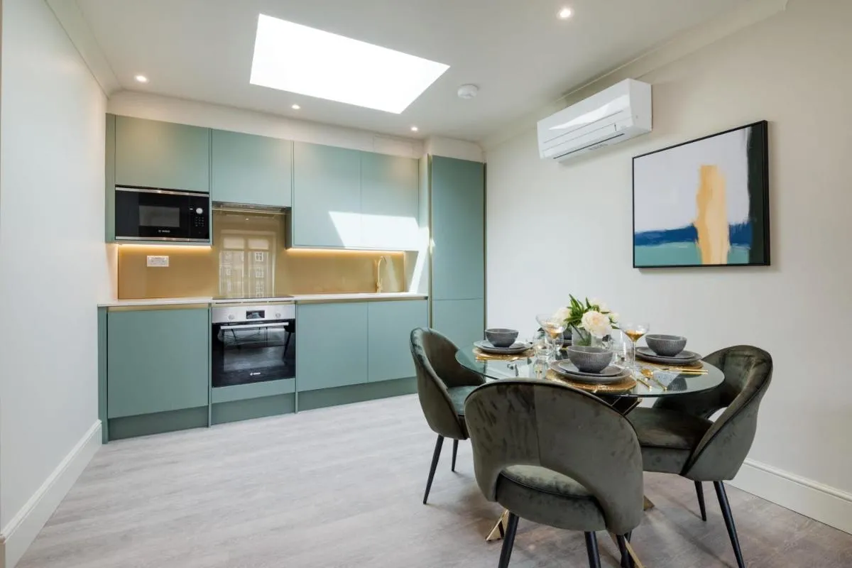 Image 5 of Marble Arch Suite 8-Hosted by Sweetstay