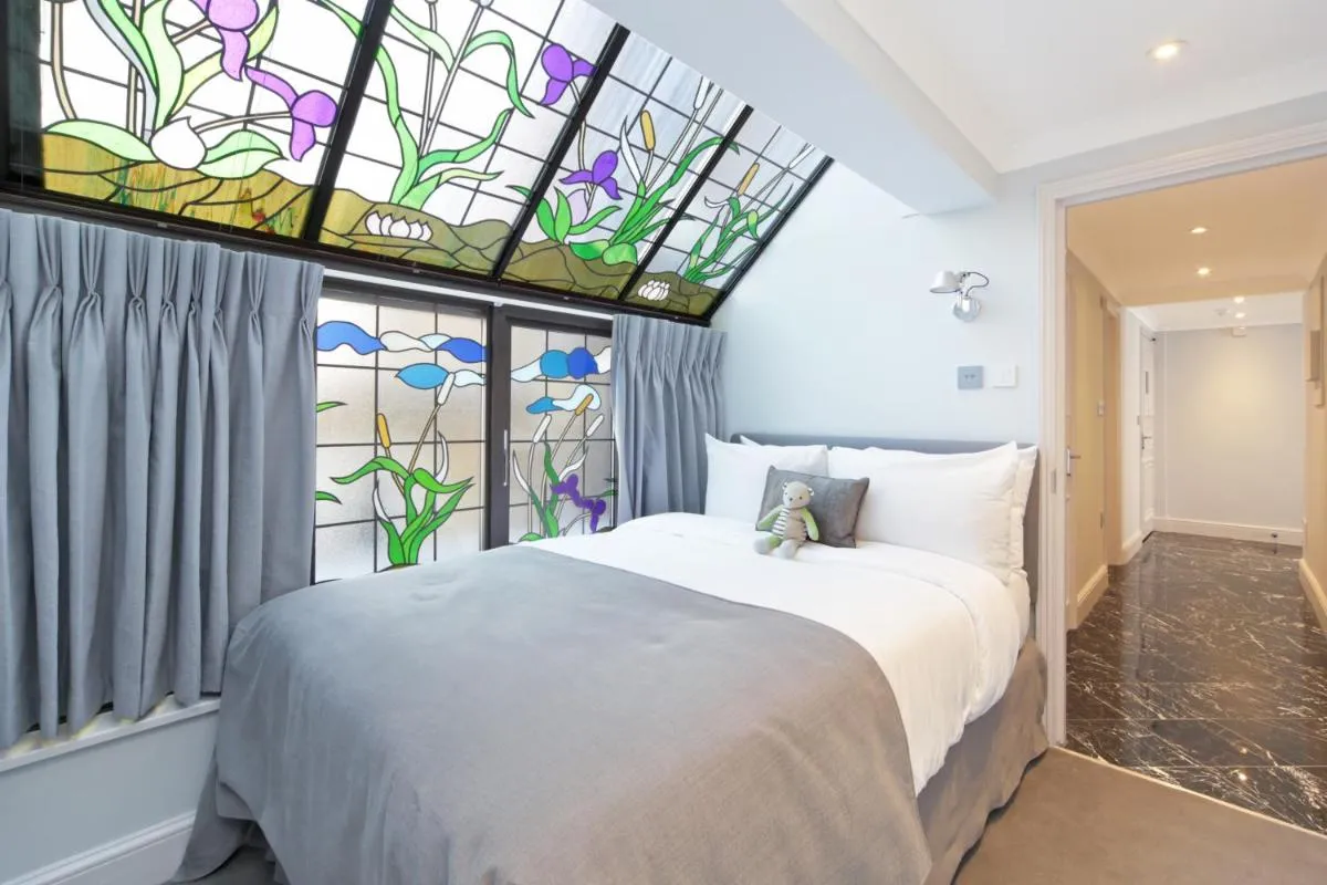 Image 4 of Mayfair House