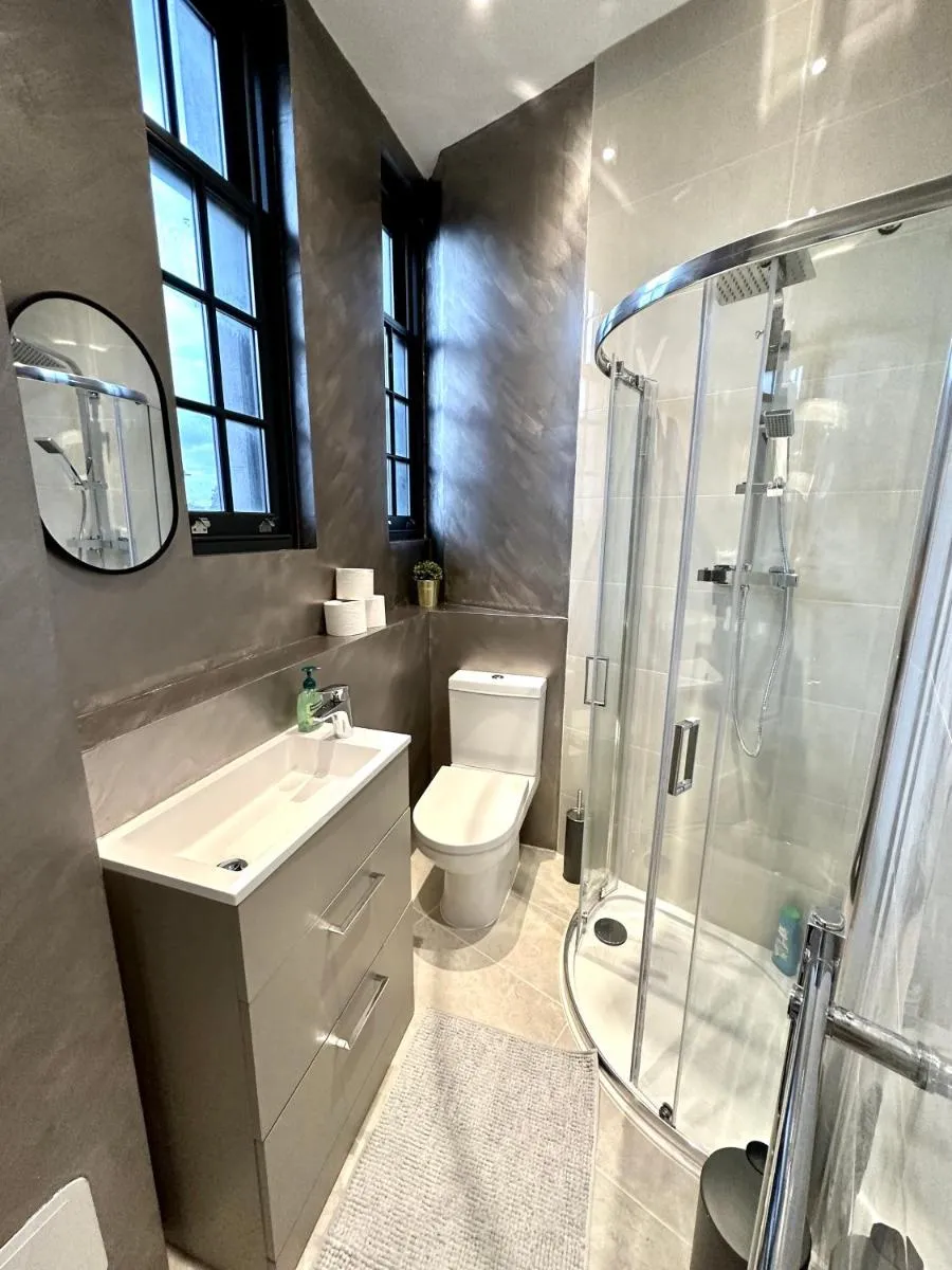 Image 4 of Modern 1-Bedroom Apartments in Shoreditch, Old Street