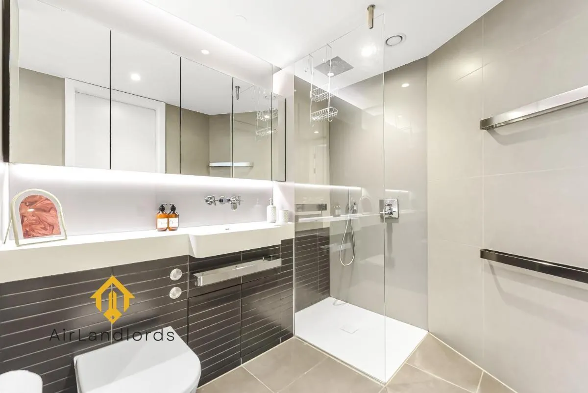 Image 2 of Modern 1 bedroom flat in the Heart of Battersea
