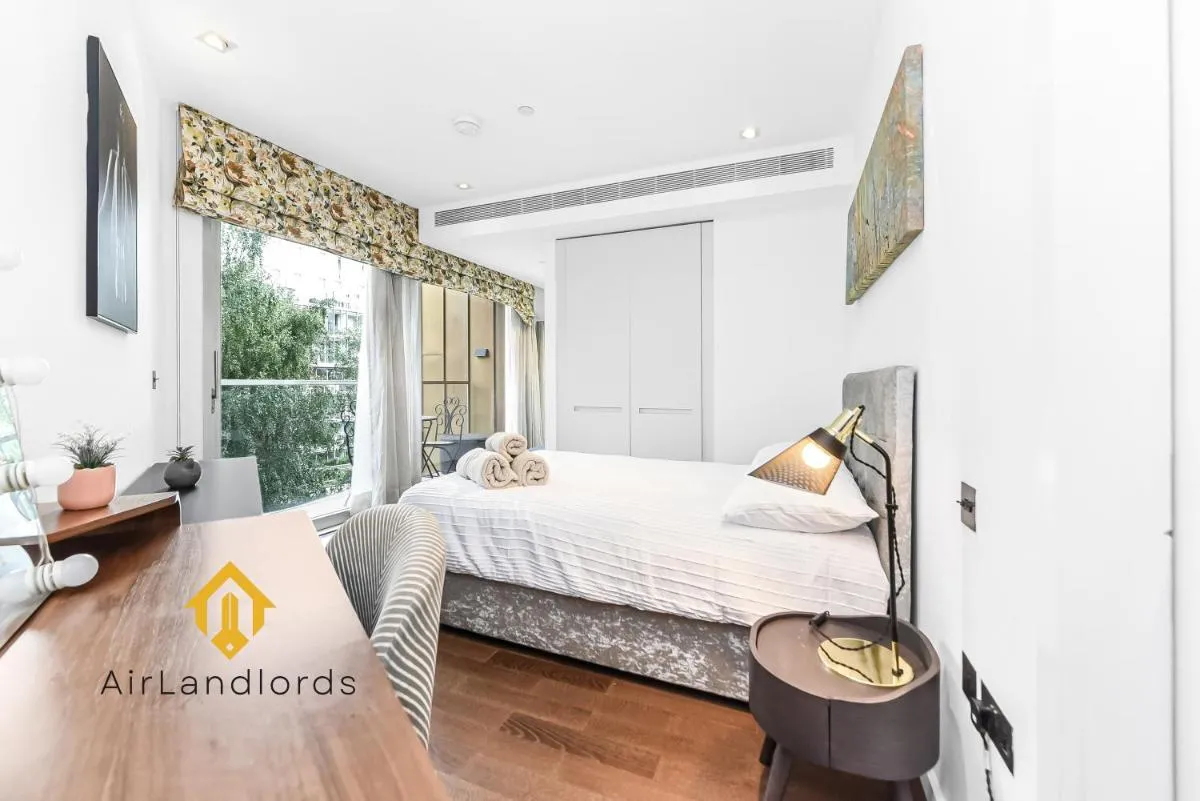 Image 1 of Modern 1 bedroom flat in the Heart of Battersea