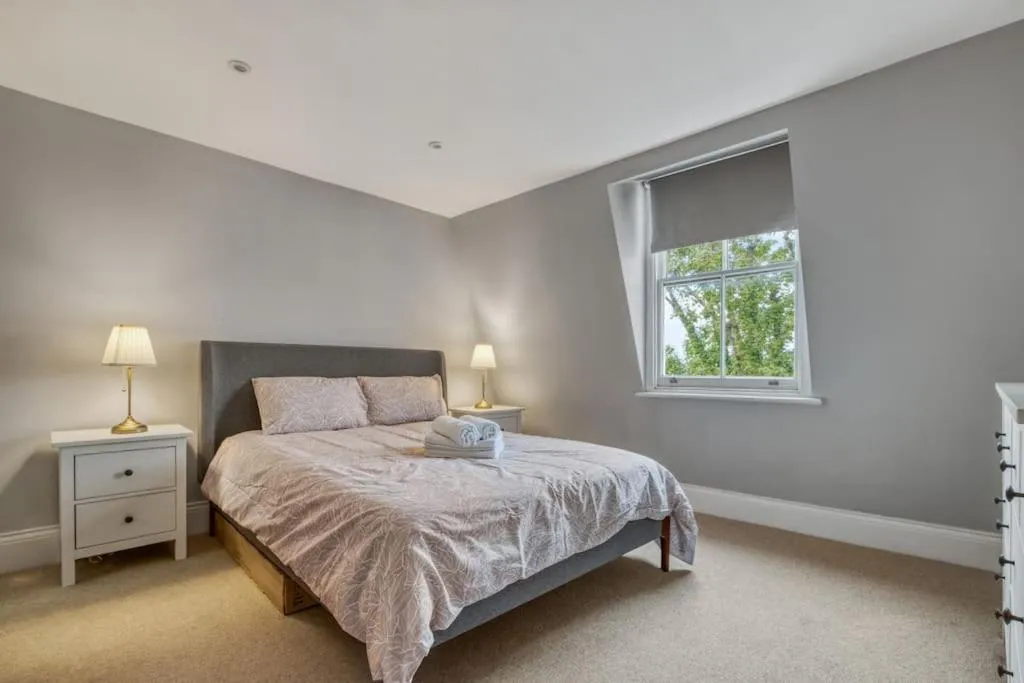 Image 5 of Modern 2 Bed 2 Bath Chelsea