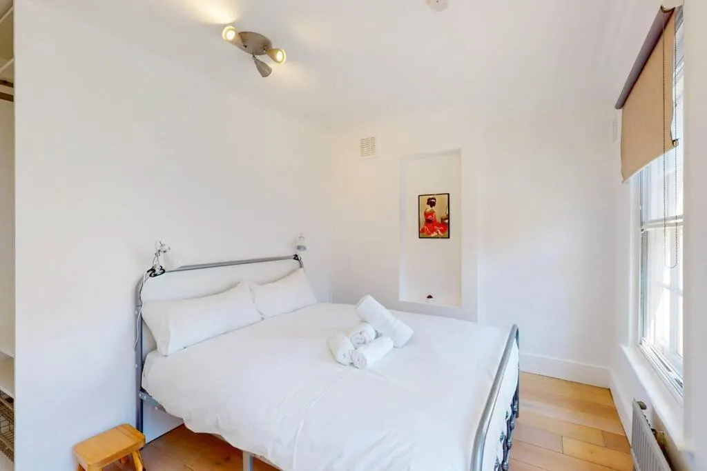 Image 3 of Modern 2Bed in city centre near Farringdon station