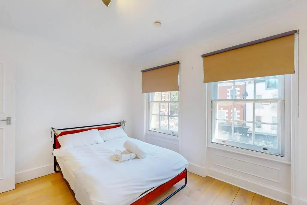 Image 5 of Modern 2Bed in city centre near Farringdon station