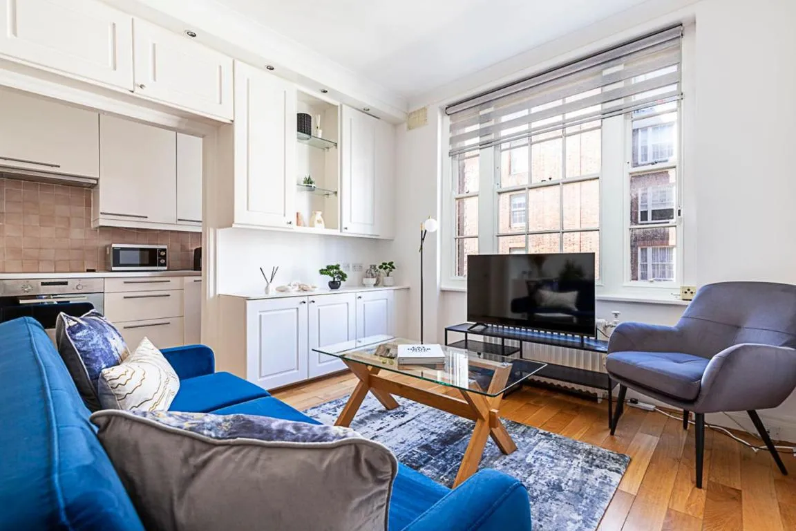 Image of Modern 2 Bedroom Flat Near Queensway