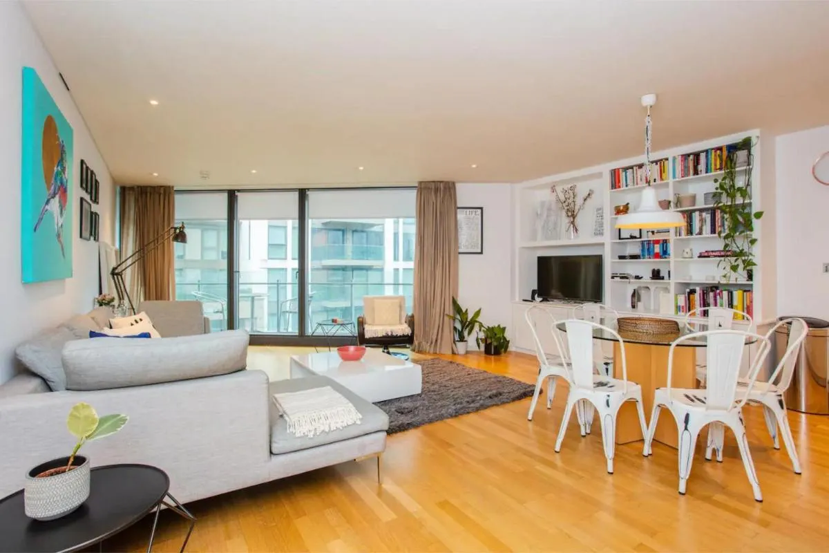 Image 6 of Modern 3 Bedroom Apartment in Paddington