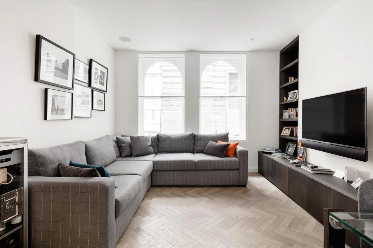 Image 4 of Modern Apartment & Rooms at Charing Cross