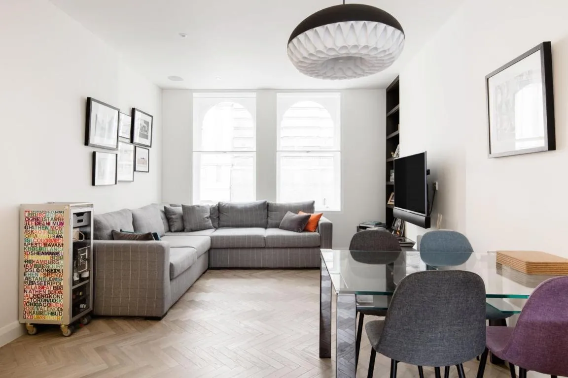 Image of Modern Apartment & Rooms at Charing Cross