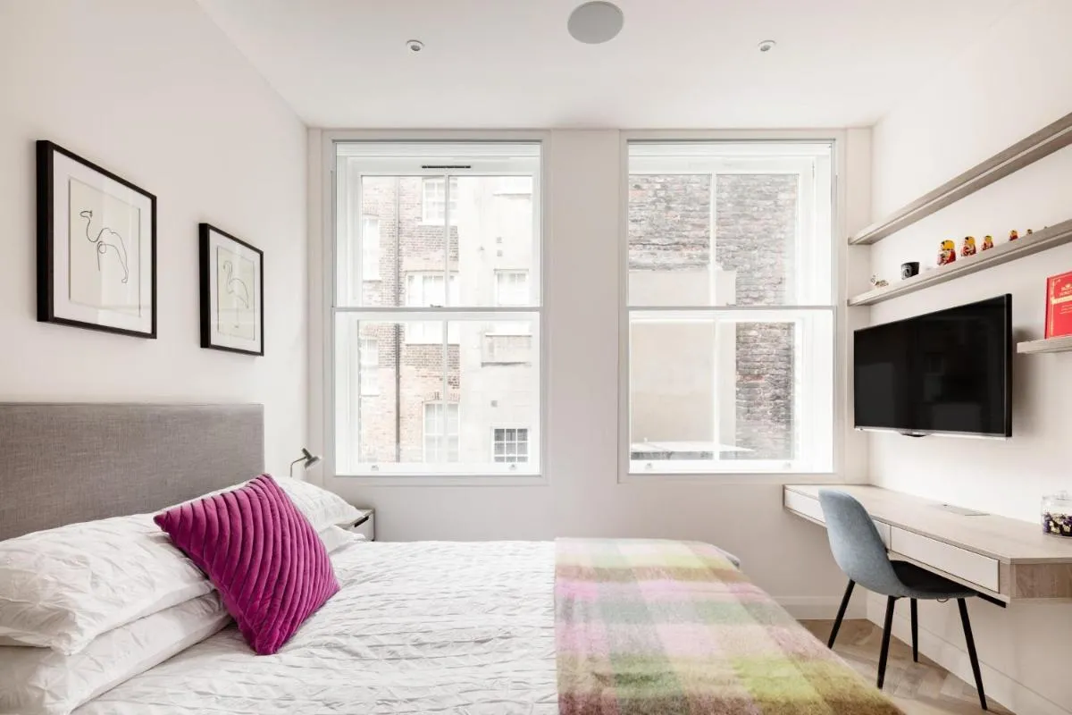 Image 1 of Modern Apartment & Rooms at Charing Cross