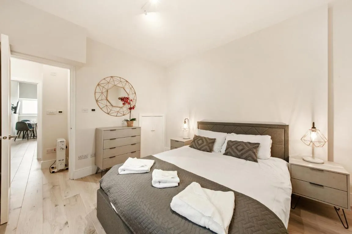 Image of Modern Apartments in Paddington Central London FREE WIFI by City Stay Aparts London