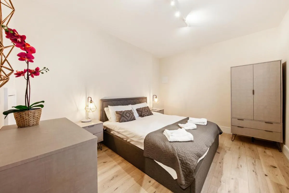 Image 1 of Modern Apartments in Paddington Central London FREE WIFI by City Stay Aparts London