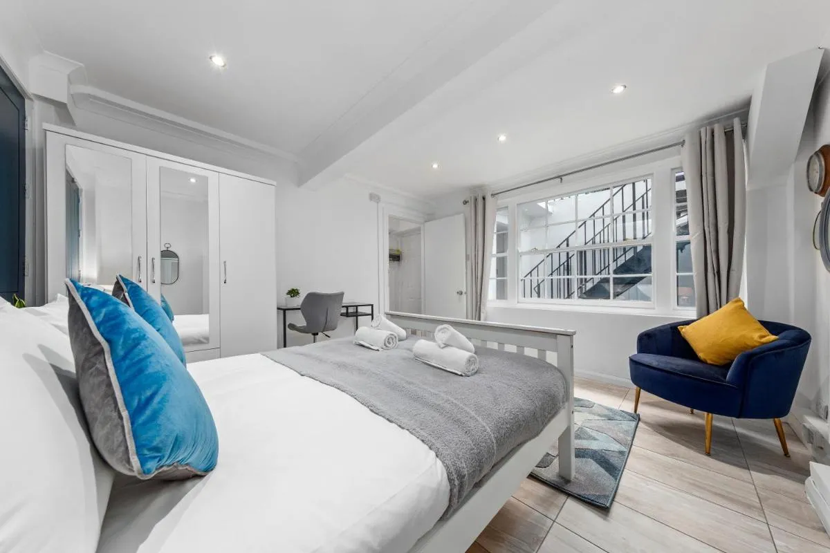 Image 1 of Modern Flat in Paddington Near Hyde Park W2 London