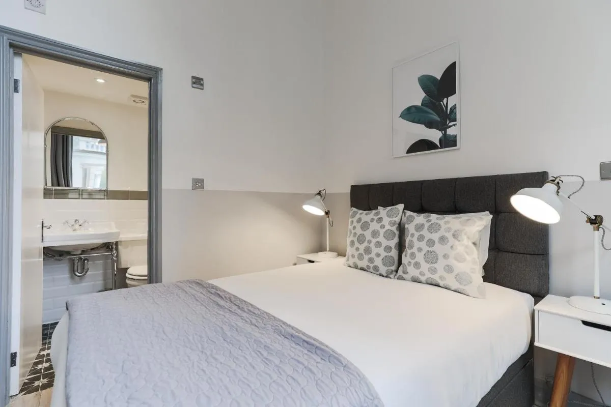 Image 6 of Modern Kensington Apartments