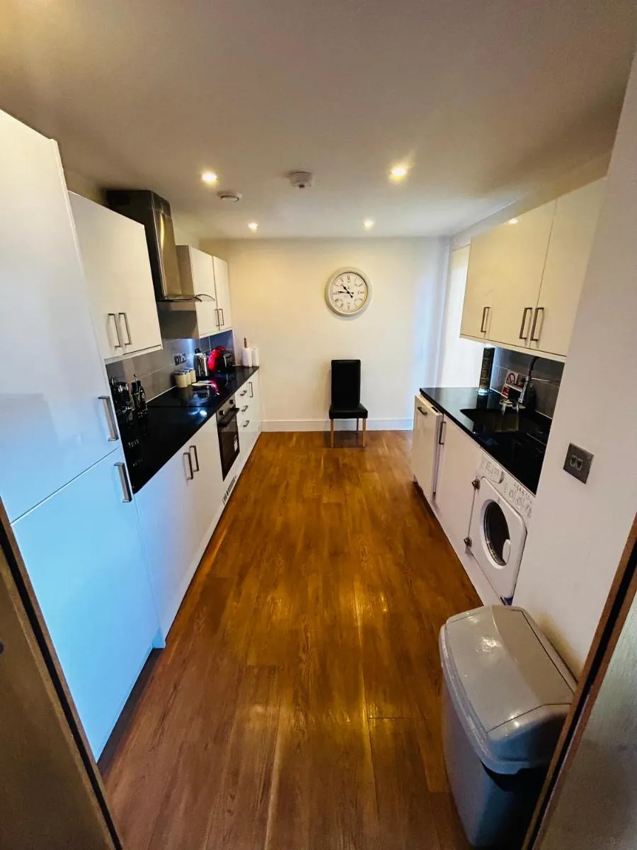 Image 4 of Modern&Large 3bed 3Bath Central London Air-Con Hyde Park