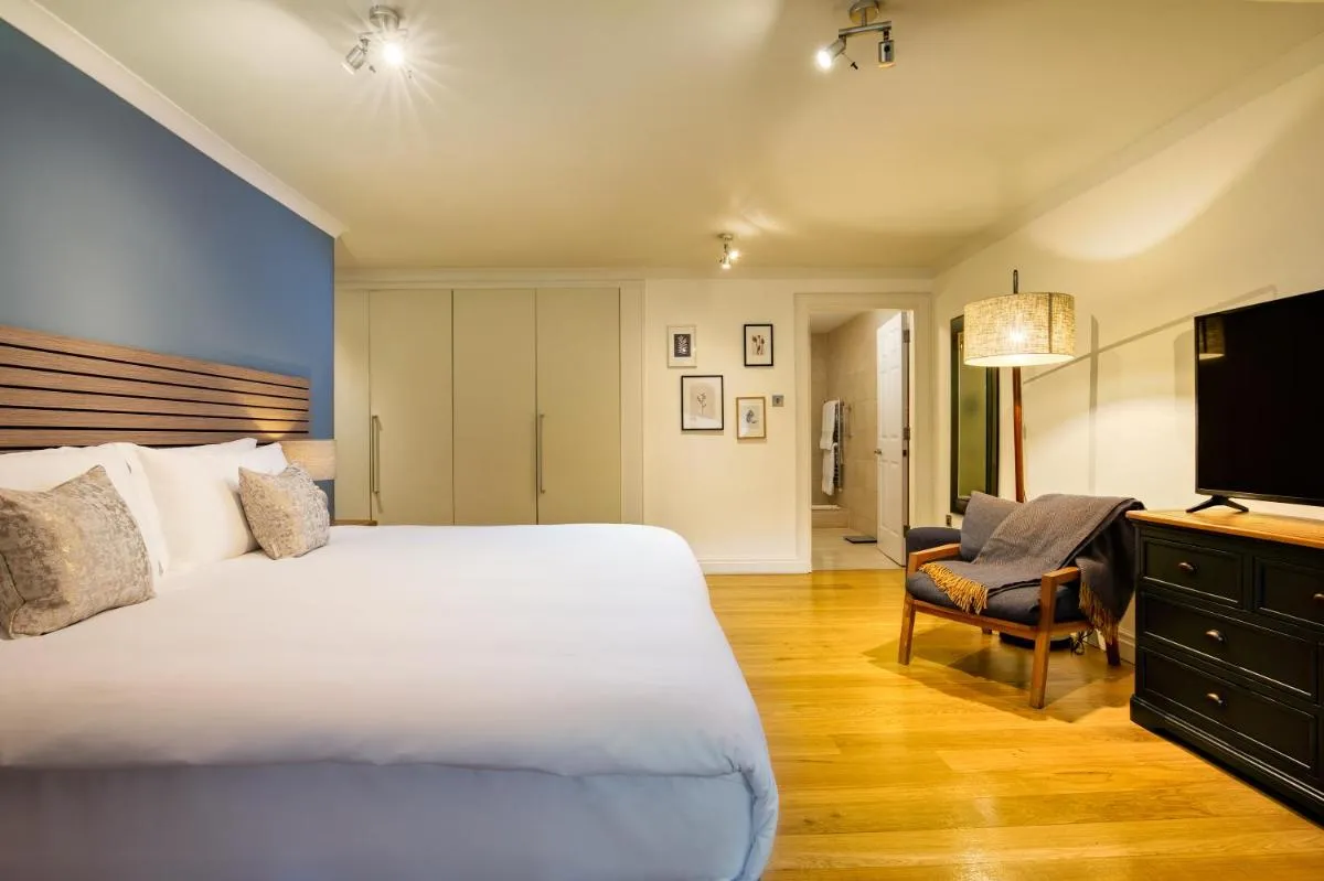 Image 1 of Monarch House – Serviced Apartments – Kensington