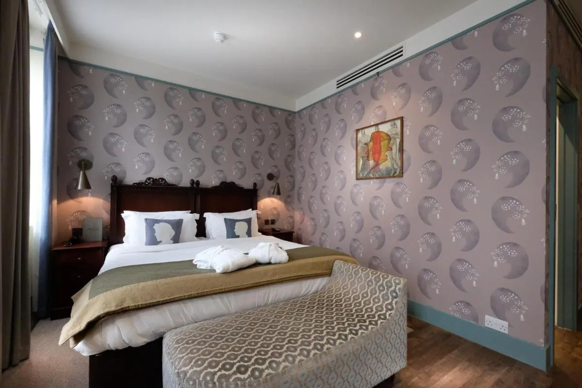 Image 2 of Morton Hotel