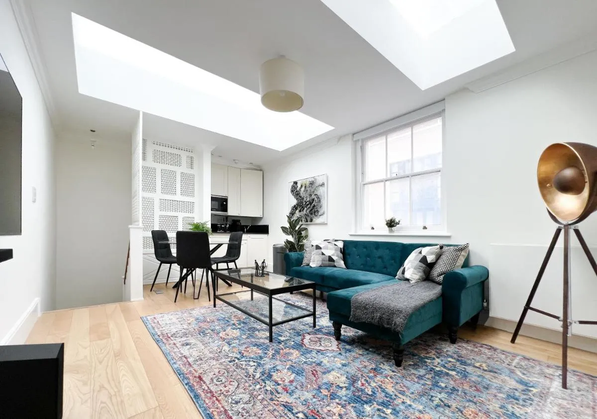 Image 4 of Museum ST Central Soho Apartment