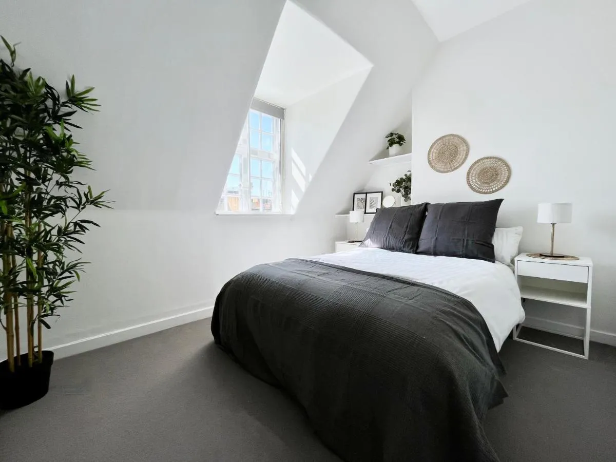 Image 5 of NEW Oxford Circus 2 Bedr, 3 Beds Best Location