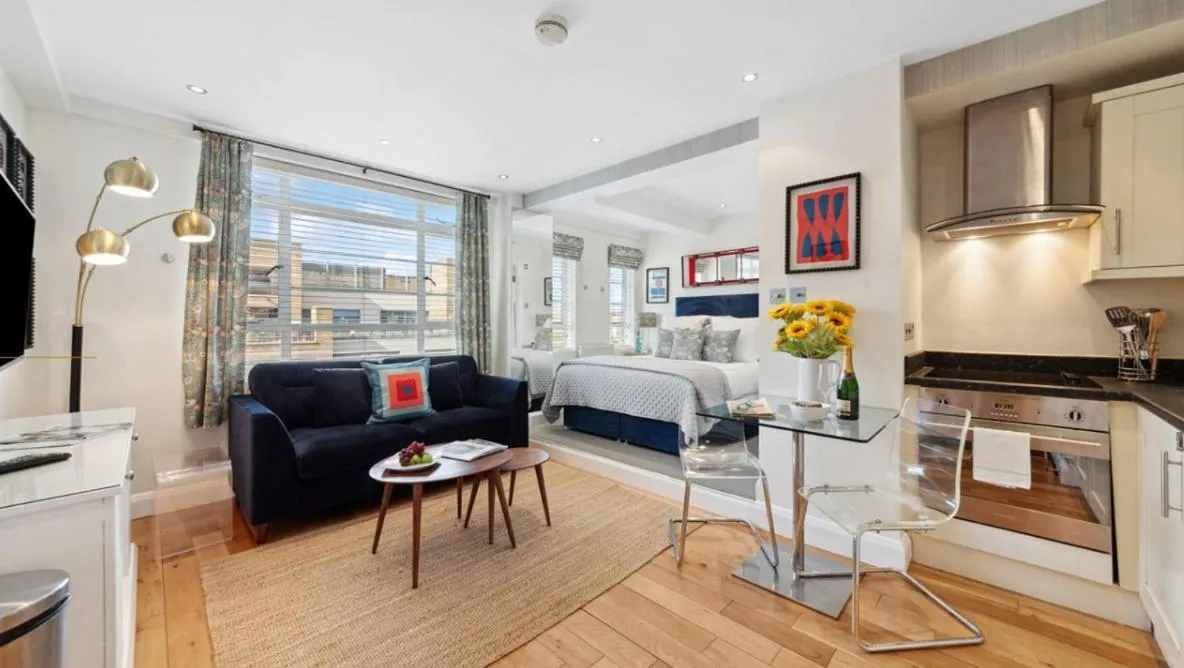 Image 1 of Nell Gwynn Chelsea Accommodation