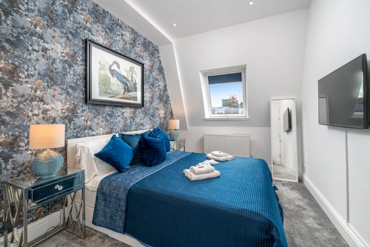 Image 1 of Niru Experience Royal Deluxe