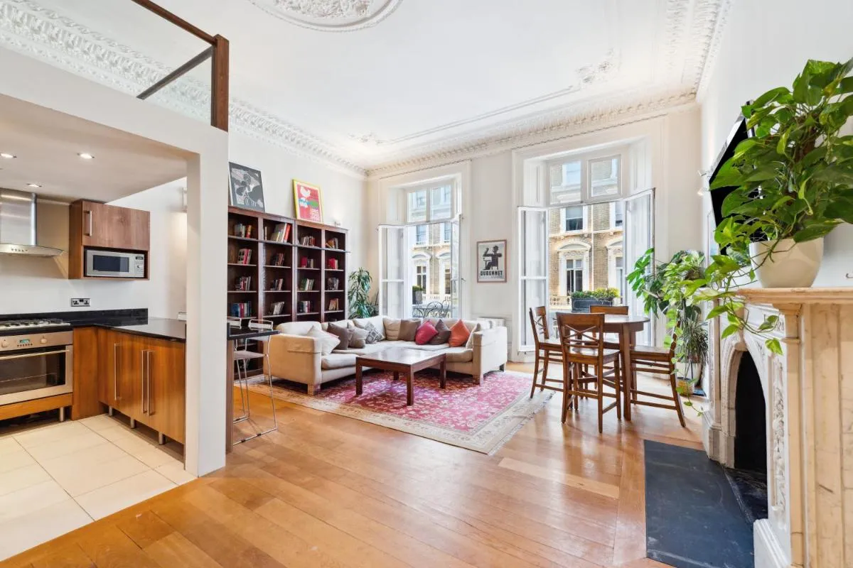 Image 5 of Notting Hill Glamour