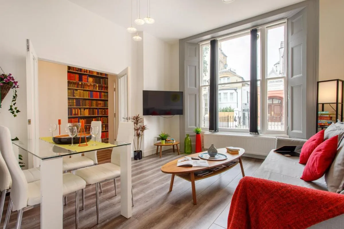 Image 4 of Notting Hill Residences