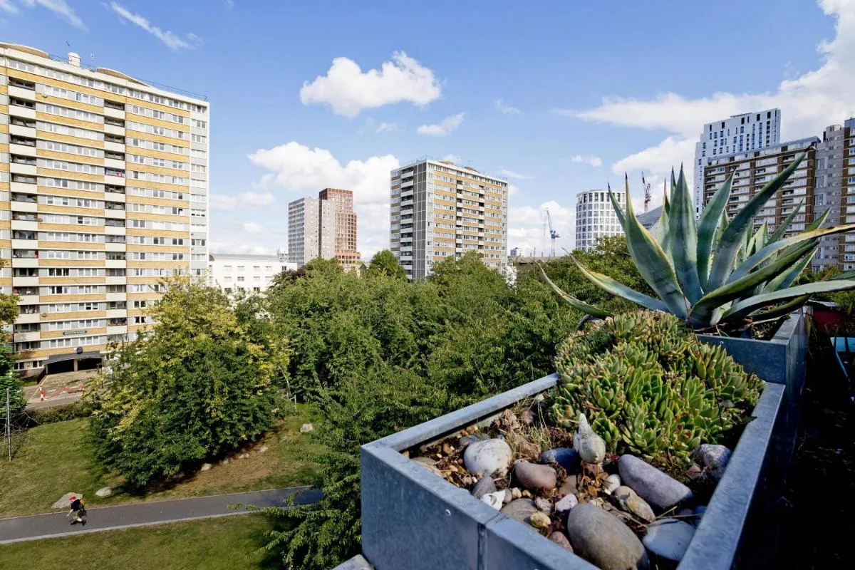 Image 5 of Old St penthouse