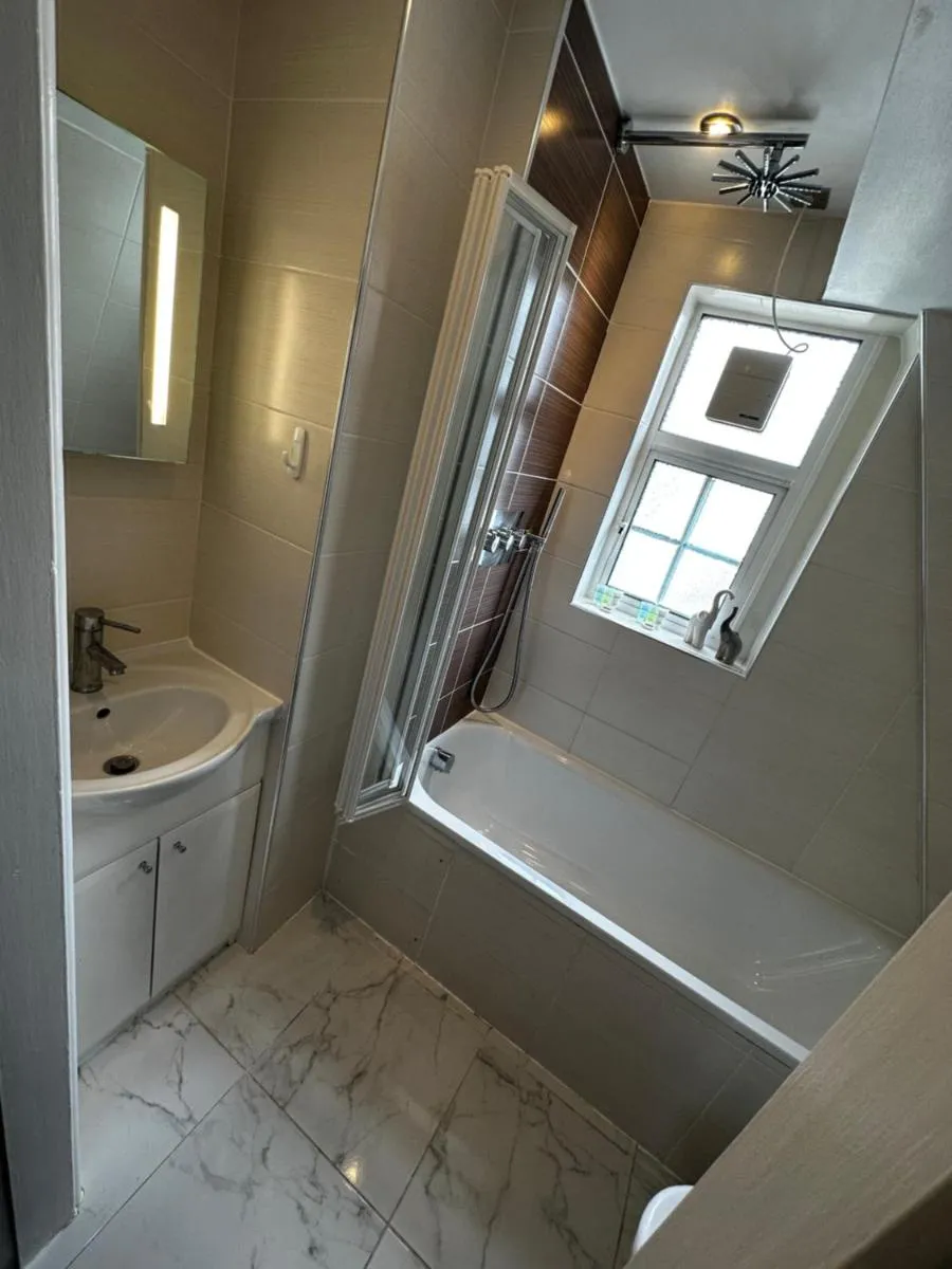 Image 2 of One bedroom flat in Chelsea